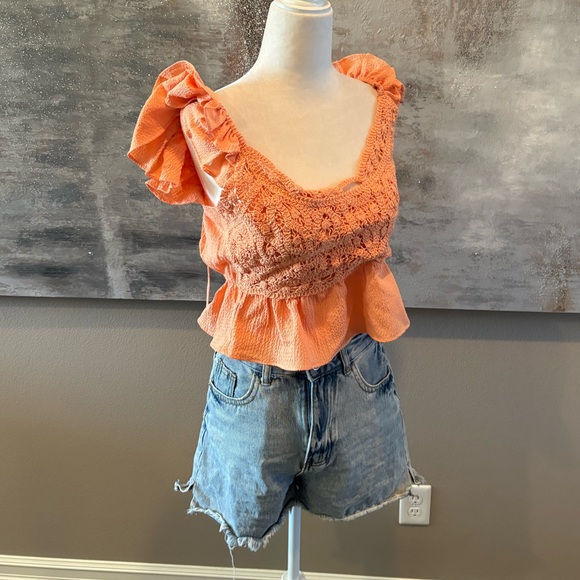 Women’s MNK Top - Picture 2 of 7